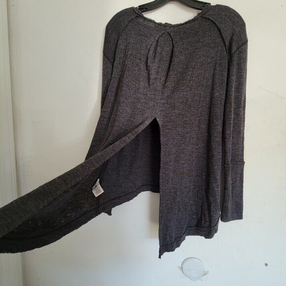 Free People Gray Distressed Waffle Knit Split Back Long Sleeve Thermo Top Sz XS - Picture 4 of 12